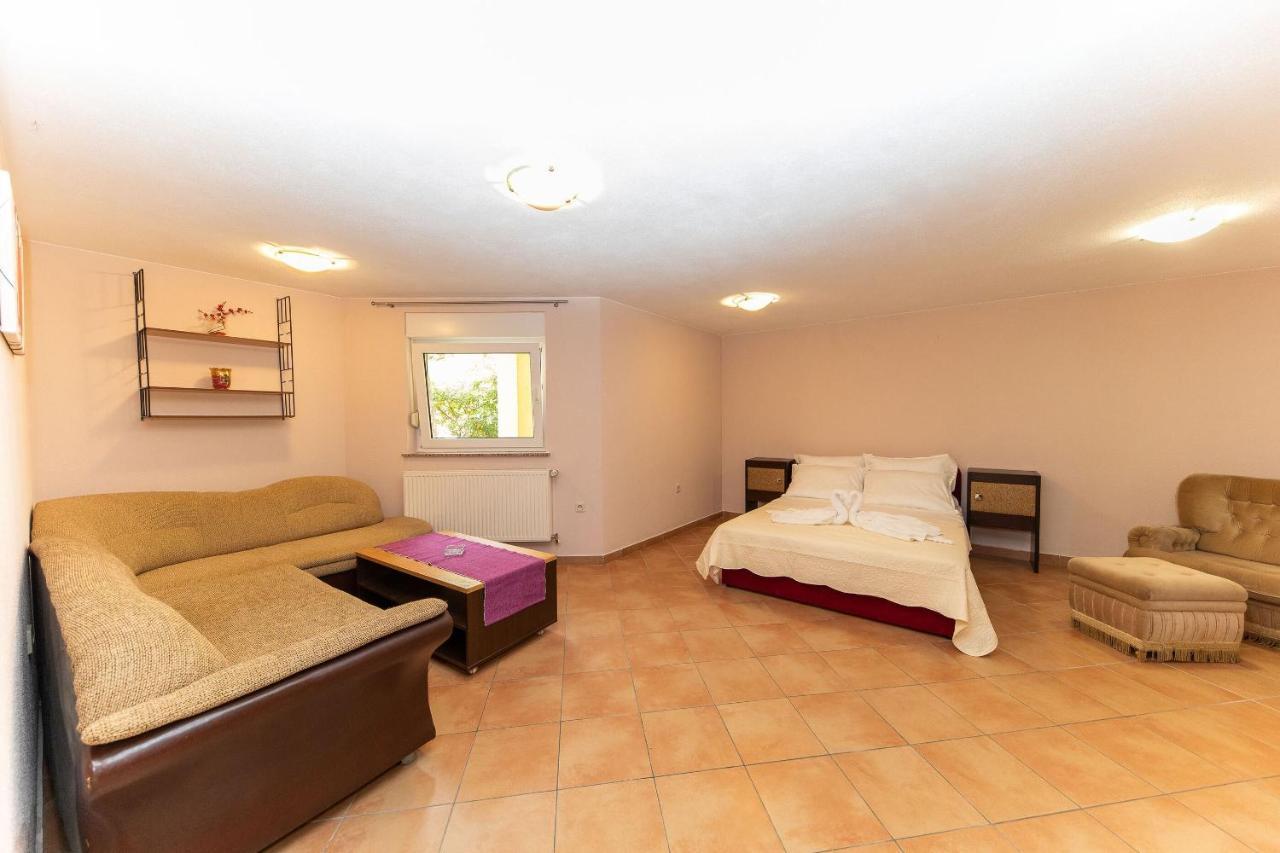 קריקווניצה Apartments Artan מראה חיצוני תמונה